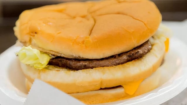 Royal Burger.